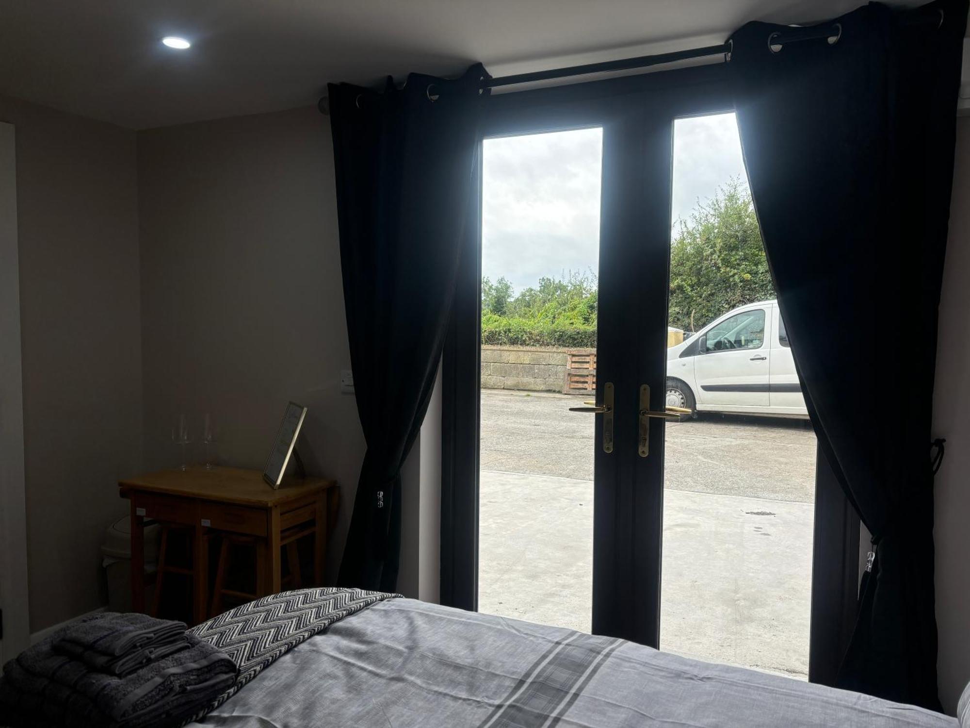 Private Detached Small Bedroom And Bathroom Only- This Is Not An Apartment Butlersbridge Exteriér fotografie