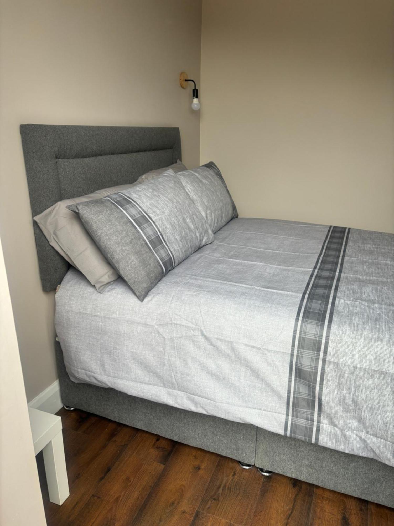 Private Detached Small Bedroom And Bathroom Only- This Is Not An Apartment Butlersbridge Exteriér fotografie