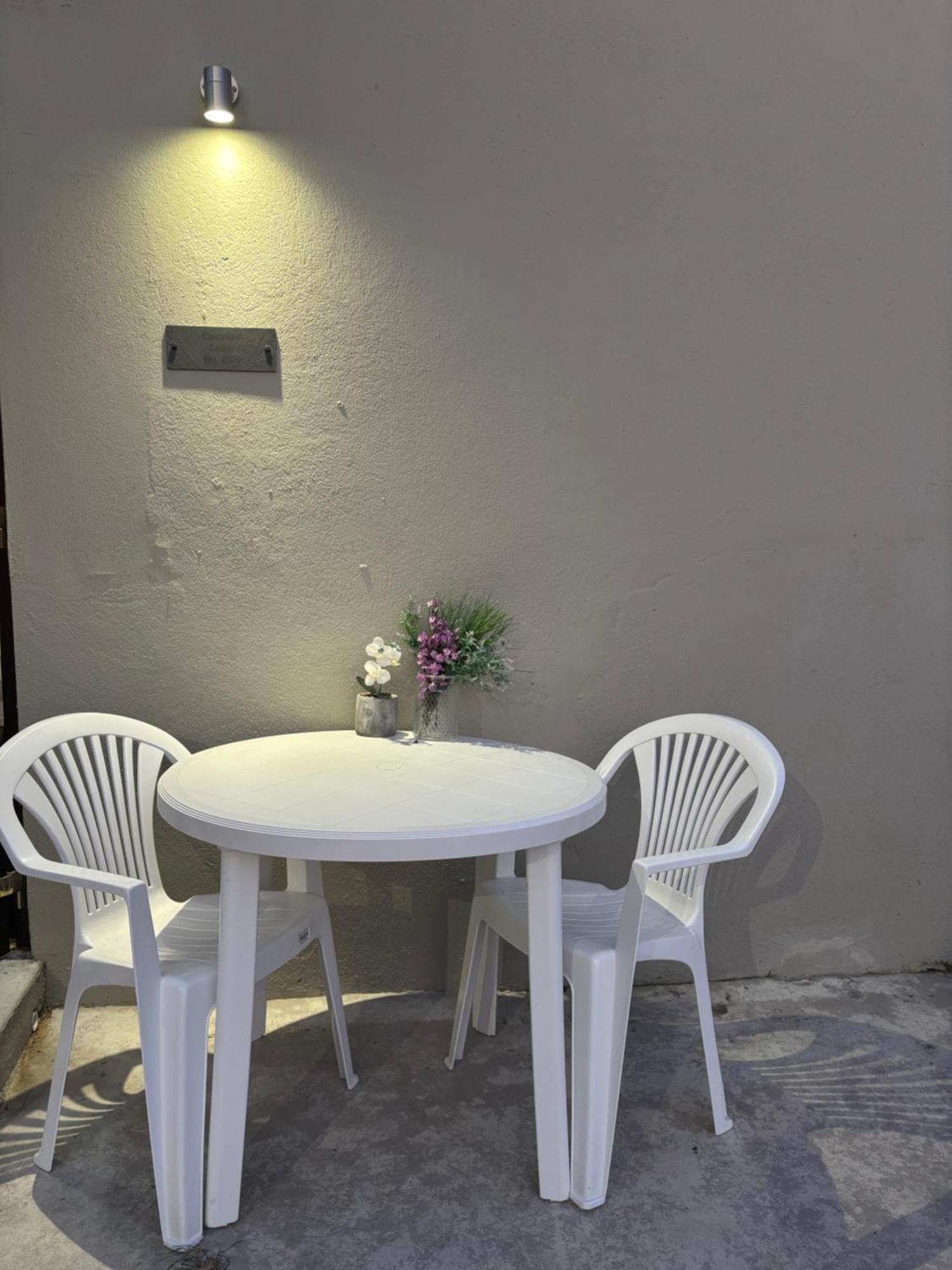 Private Detached Small Bedroom And Bathroom Only- This Is Not An Apartment Butlersbridge Exteriér fotografie
